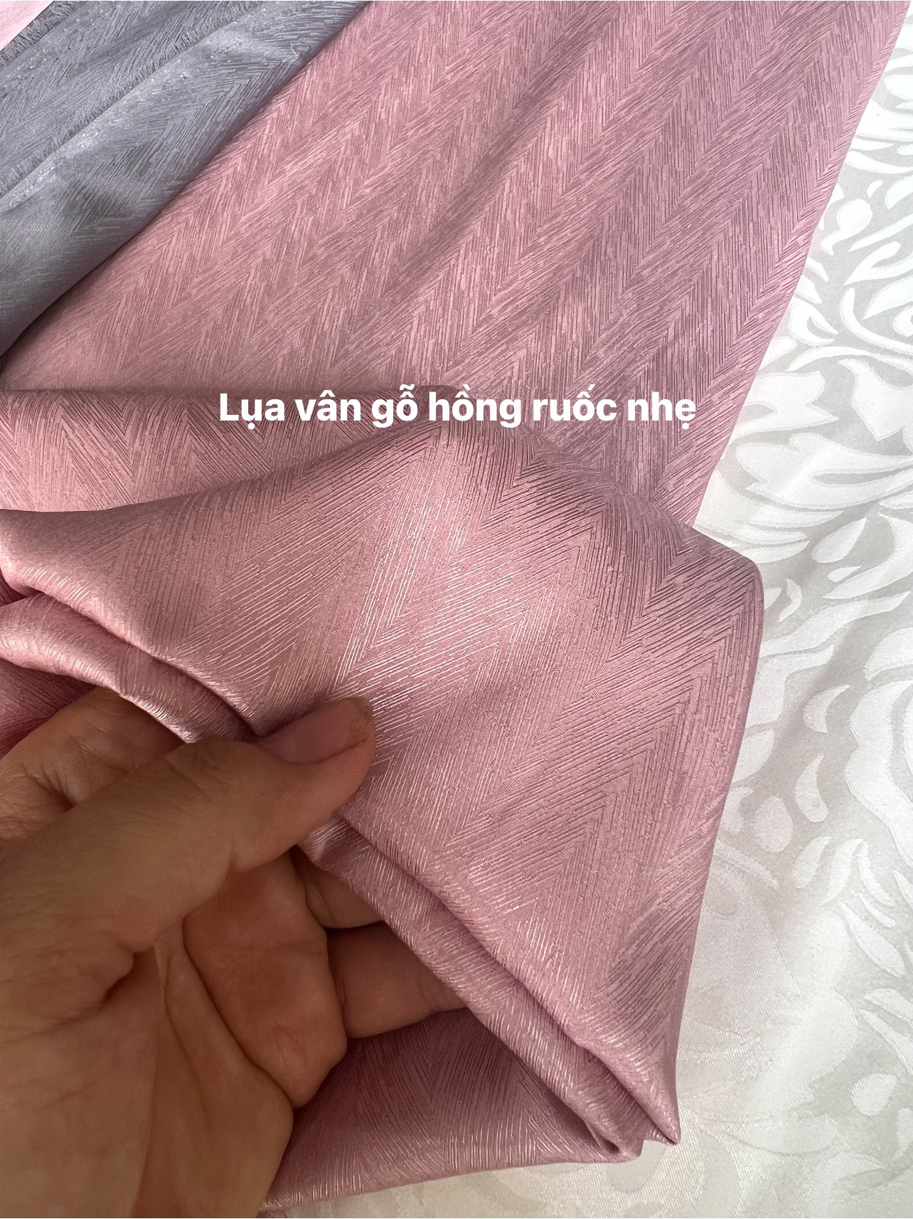 VẢI LỤA GẤM , LỤA VÂN GỖ MỀM ,CÓ GIÃN MAY SƠ MI , ĐẦM , BỘ ĐỒ LAM , ÁO BÀ BA