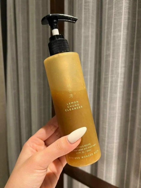 Sữa Rửa Mặt Chanh Đường Đen Lemon Chung Cleanser 200ml
