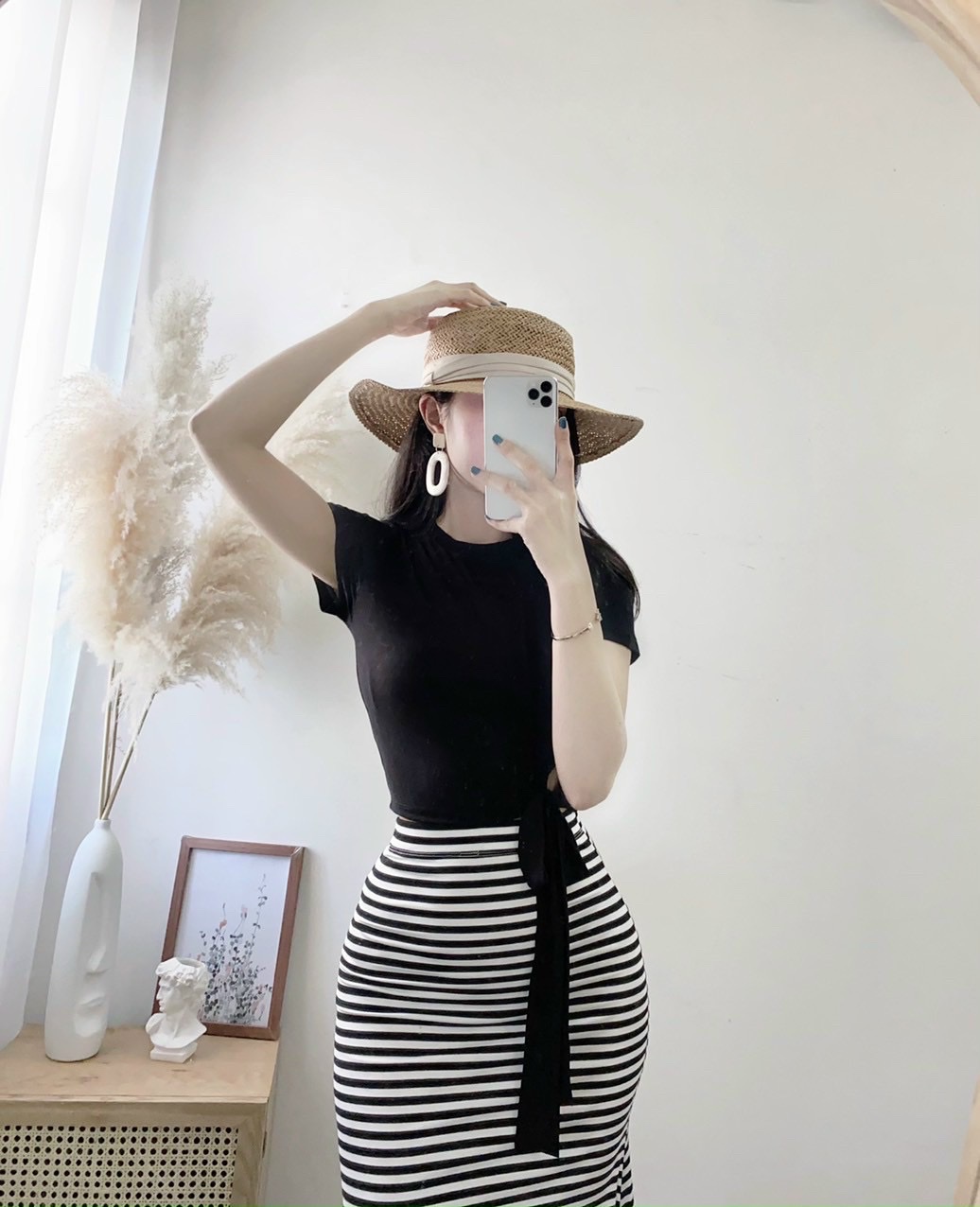 CATI Set bộ body thun chân váy kẻ (2113)