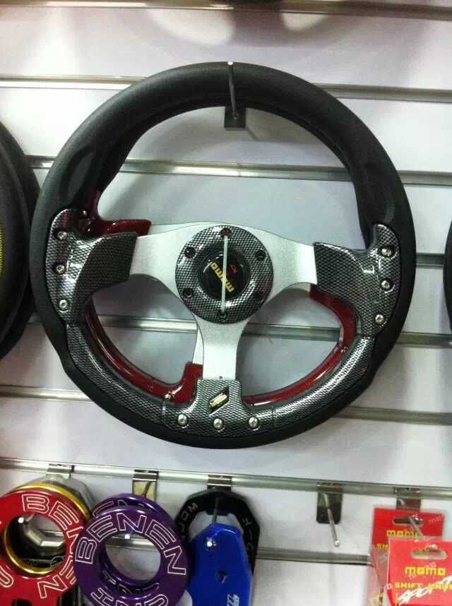 Ss182 13 inch diameter modified Momo steering wheel car steering wheel Chuck