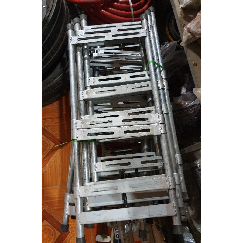 Chân Giá - Kệ nâng Gắn Máy Rửa Xe Đầu Rời