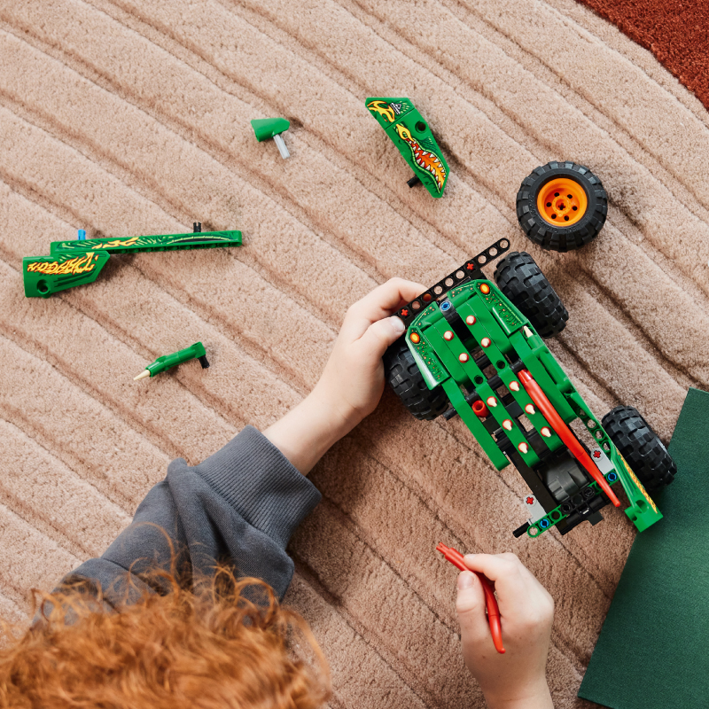Đồ Chơi Lắp Ráp LEGO Technic Chiến Xe Monster Jam™ Dragon™ 42149 (217 chi tiết)