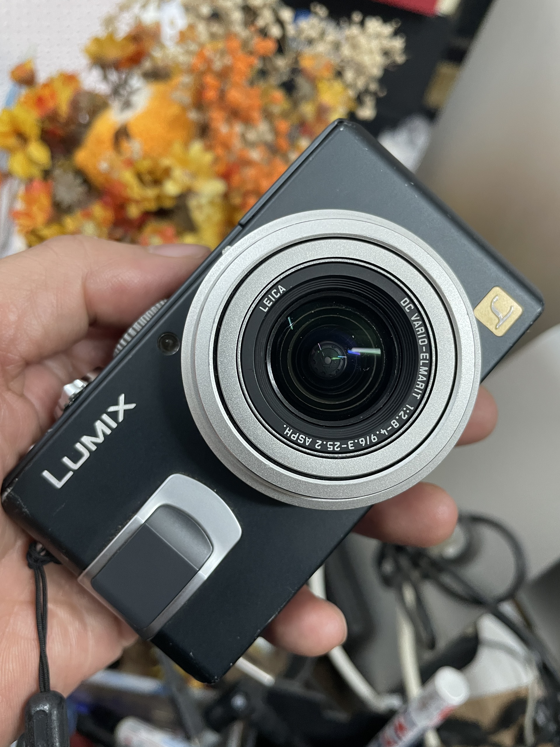Máy ảnh du lịch lumix dmc lx1 cổ điển và đẹp