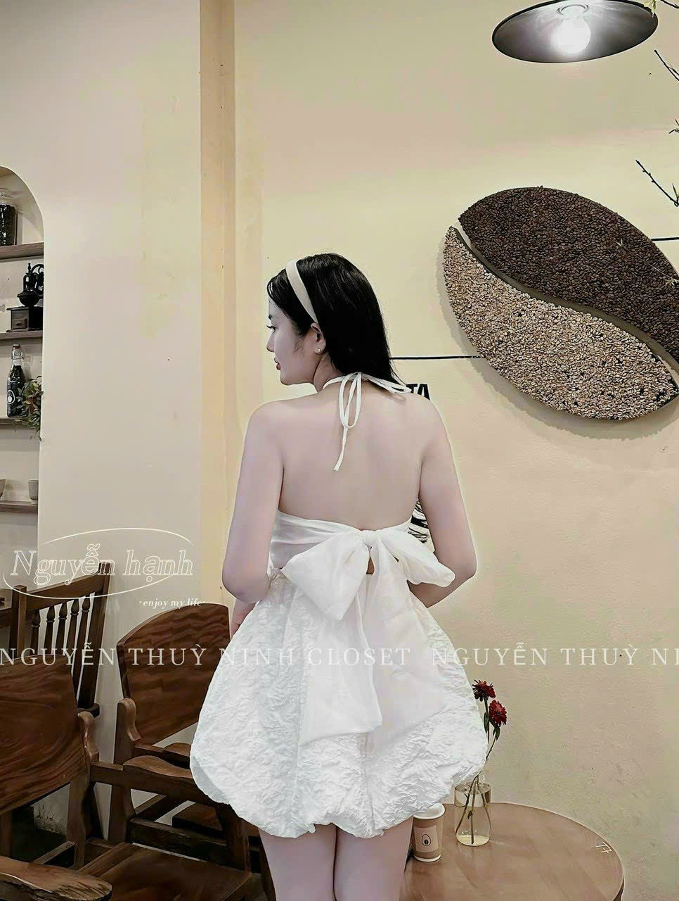 Đầm gấm hoa nổi hở lưng sang chảnh đi tiệc, váy tiểu thư cổ yếm hàng cao cấp bán shop, đầm đi đám cưới cột nơ eo