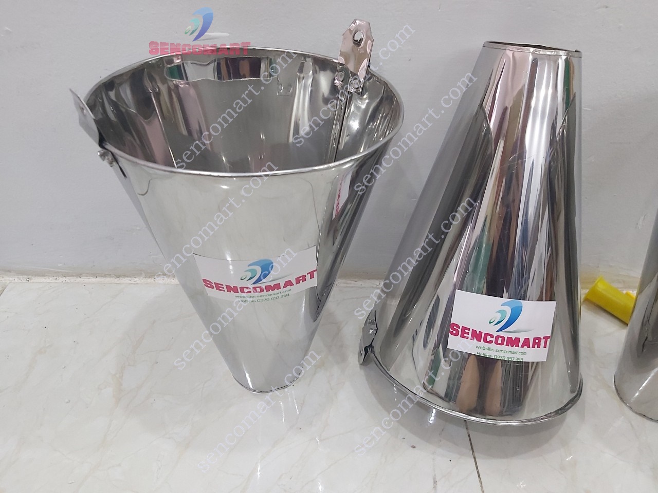 PHỄU CẮT TIẾT GÀ -  VỊT - MÈO INOX