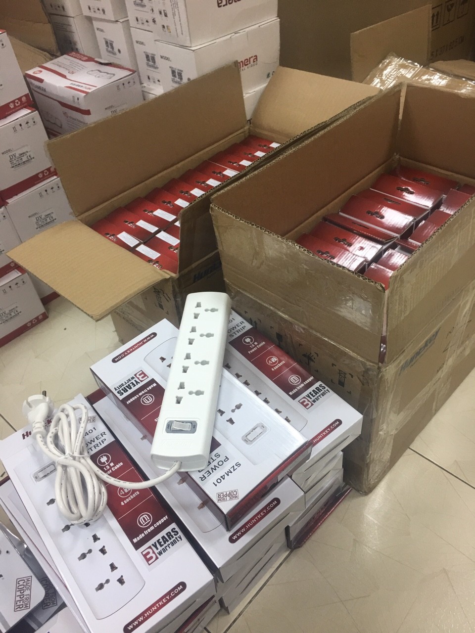 Ổ Điện 5 chấu HUNTKEY PZC504