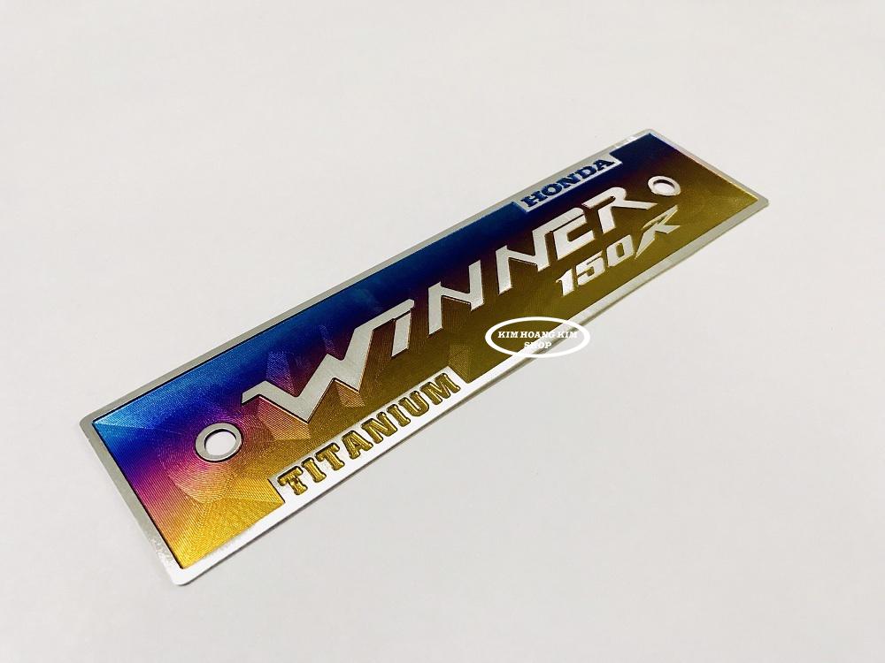 Bảng tên TITANIUM 3D dành cho Winner (100% TITAN)