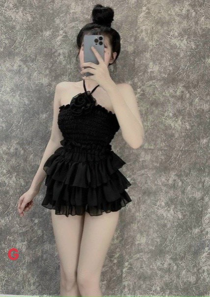Sét bộ áo yếm croptop nhúm nhúm đính hoa trước ngực phối chân váy tầng cực hot , chất voan mềm mát hot