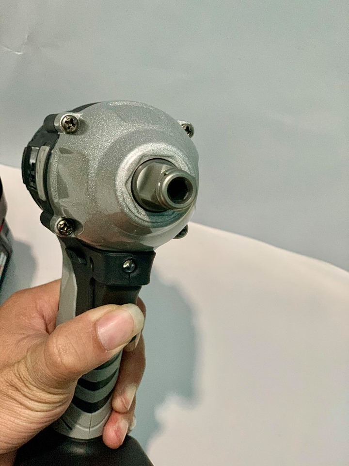 máy siết bulong hitachi 88v 1  pin