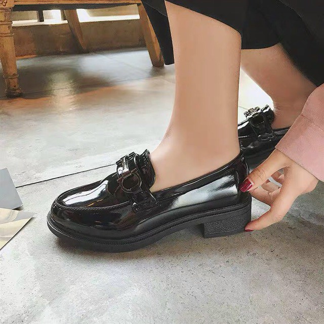 Giày bốt nữ, giày da phong cách