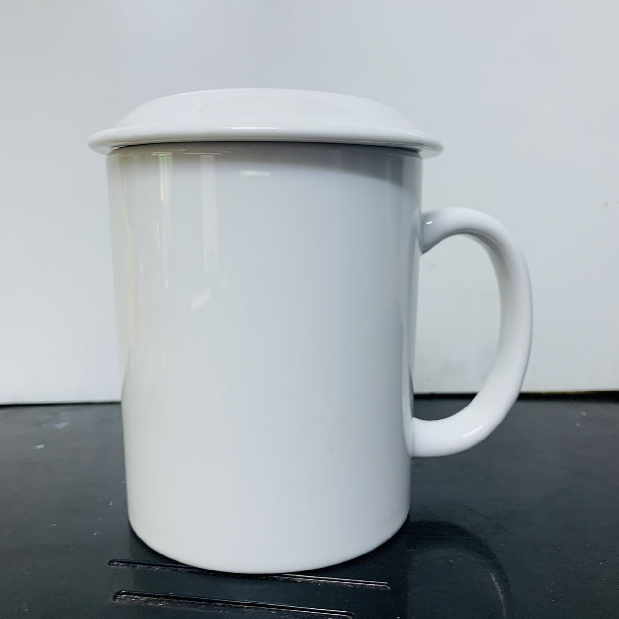 LY Cốc sứ trắng có nắp đậy Minh Long HKM