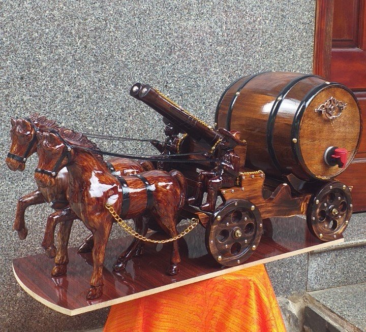 Ngựa ô kéo pháo rượu / Gỗ Gõ Đỏ