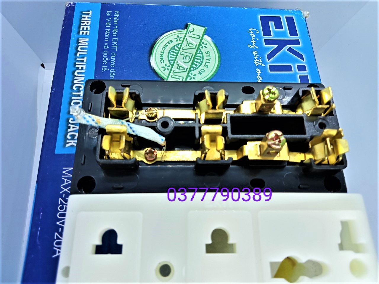 [HCM]ổ cắm 3 lỗ đa năng EKIT