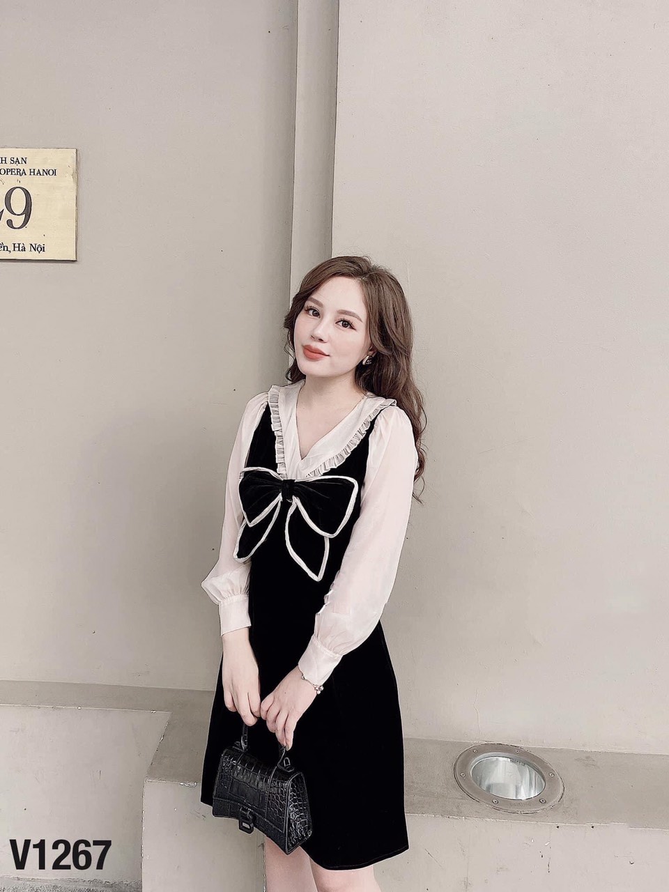 [HCM]Đầm kate cổ V phối tay lưới xinh sắn