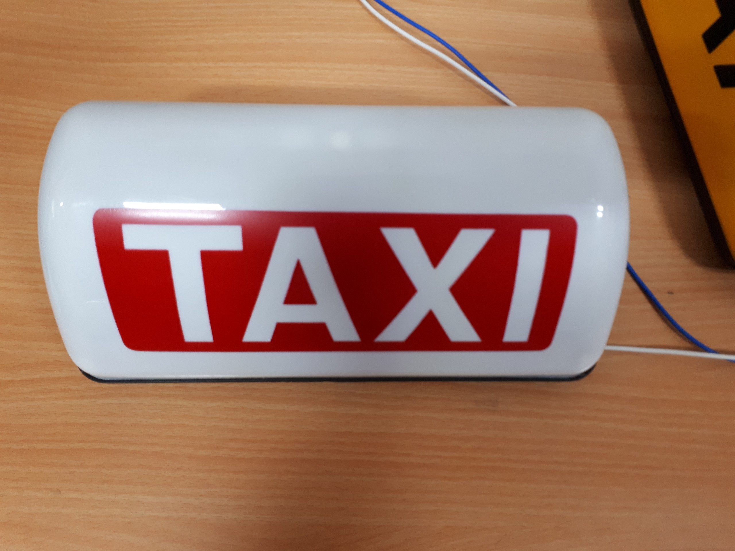 Mào Taxi TRẮNG Có Đèn Đế Nam Châm