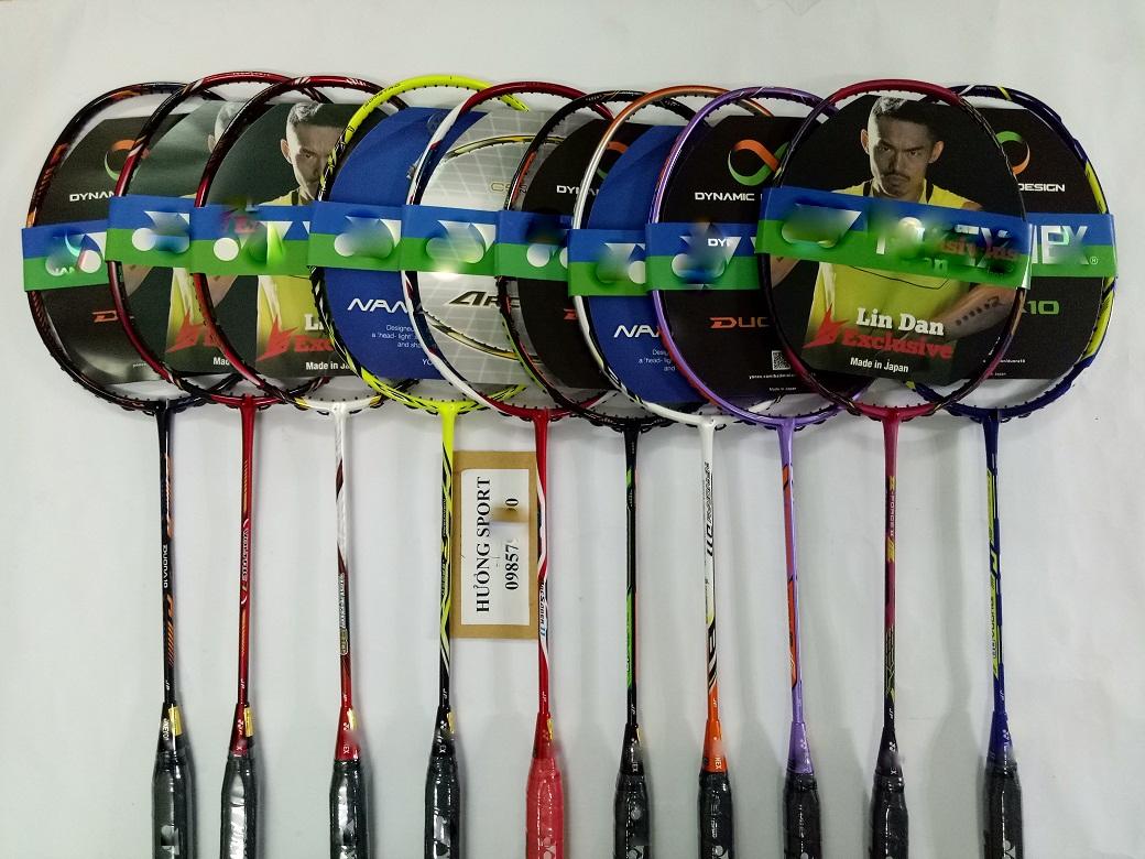 Vợt cầu lông khung cacboon -khuyến mãi căng dây và cuốn cán