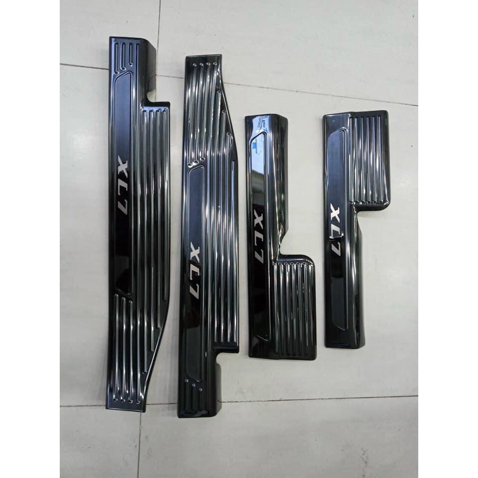 [Nhập RS0822 giảm 30k cho đơn 99k]Bộ ốp bậc cửa Suzuki XL7