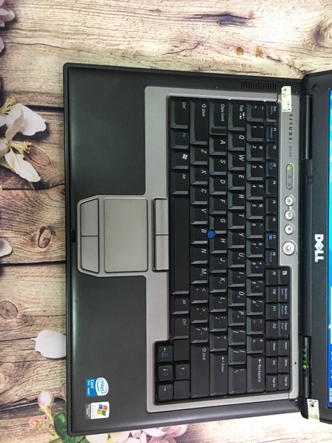 Laptop Dell 1400 có camera phục vụ học online