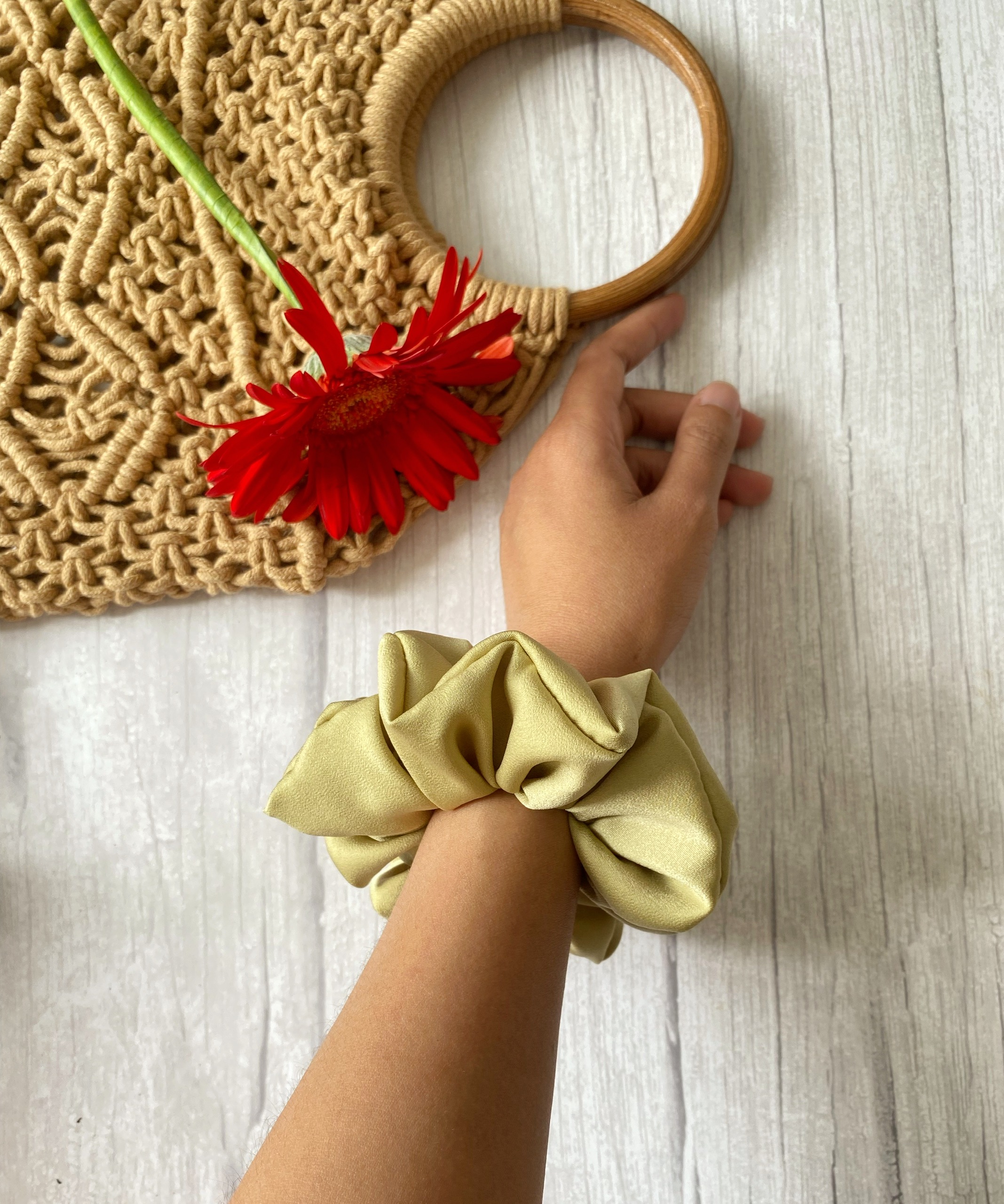 Dây cột tóc lụa ngọc trai màu xanh mía Standard_ Scrunchies