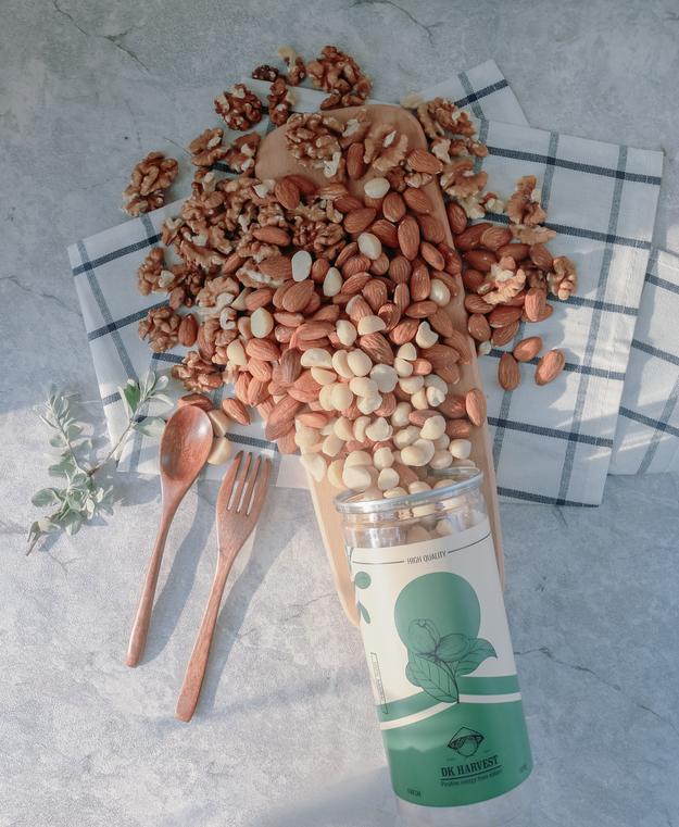 Hạt Mix Nuts 5 Loại (Dẻ Cười + Hạnh Nhân + Hạt Điều + Óc Chó Vàng + Macca ) - 250g