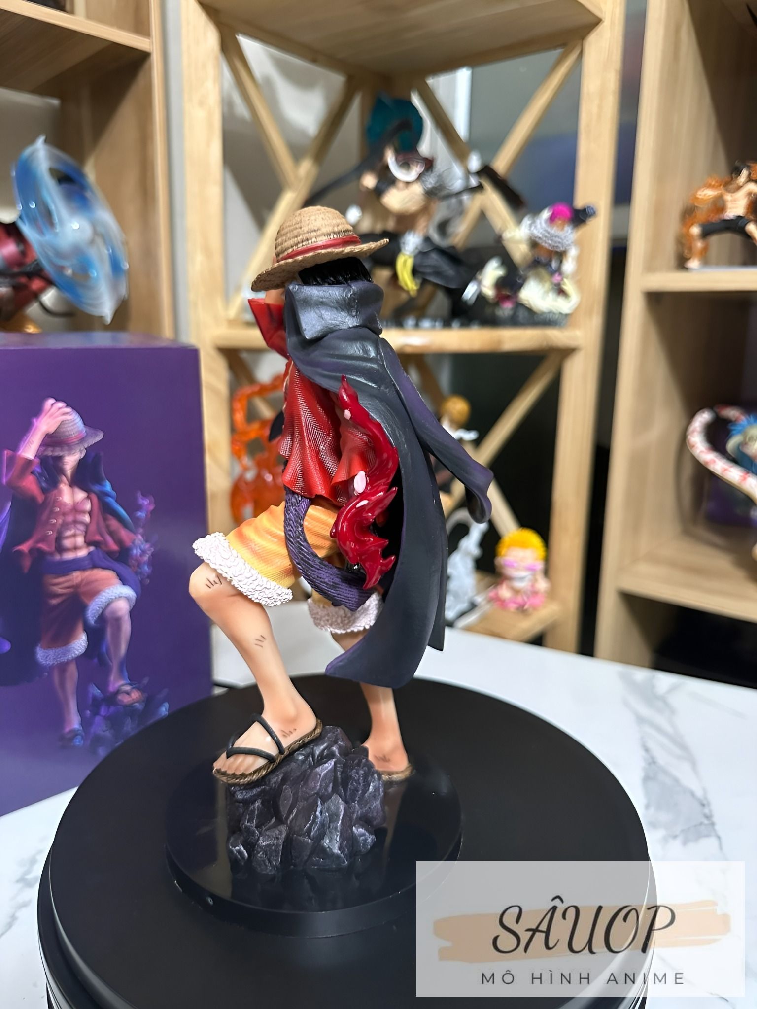 (Mô hình One Piece) Monkey D. Luffy tư thế đang bước lên để chiến đấu (Cao 25cm)
