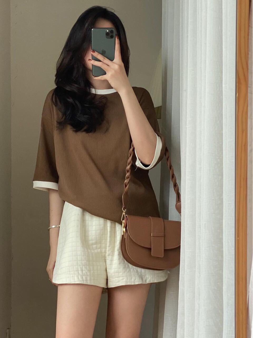 Áo Thun Gân Viền Trắng - Leda