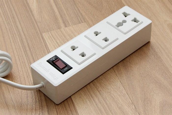 Ổ cắm điện 3 lỗ 2m Điện Quang 002A-02
