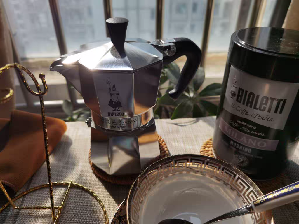 Ấm pha cà phê Bialetti Moka Express