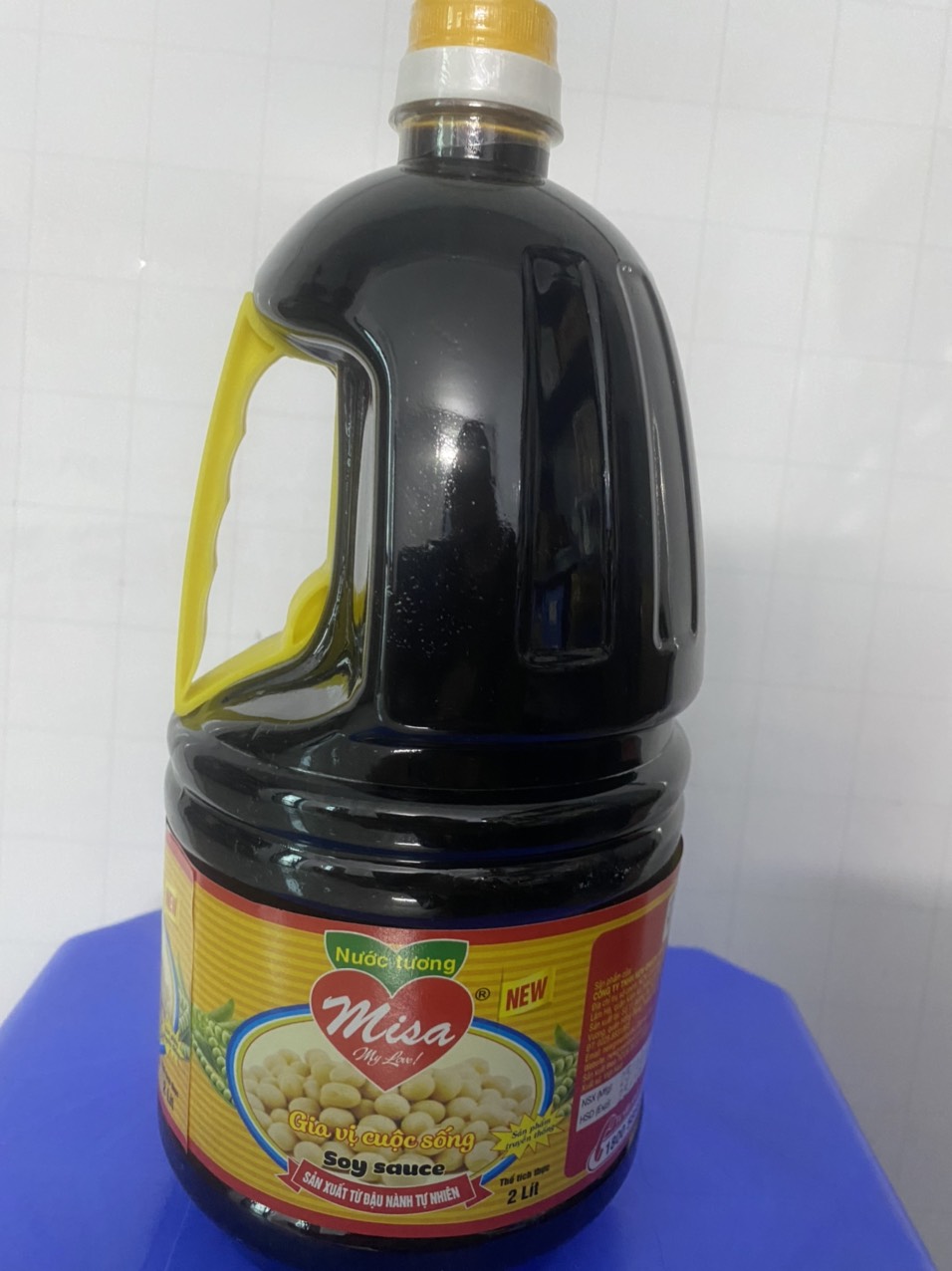 NƯỚC TƯƠNG XÌ DẦU MISA CAN 2 LÍT