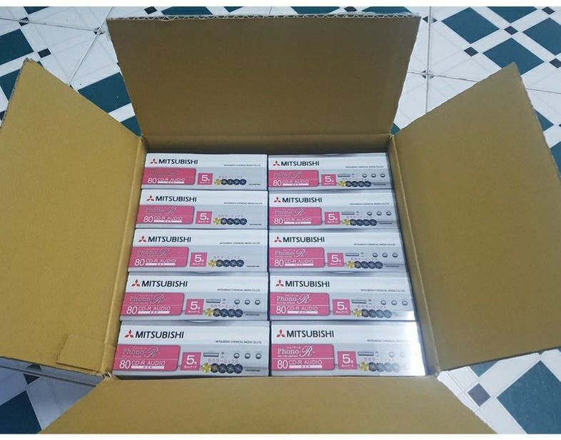 Block 5 đĩa trắng CDR và hộp phono
