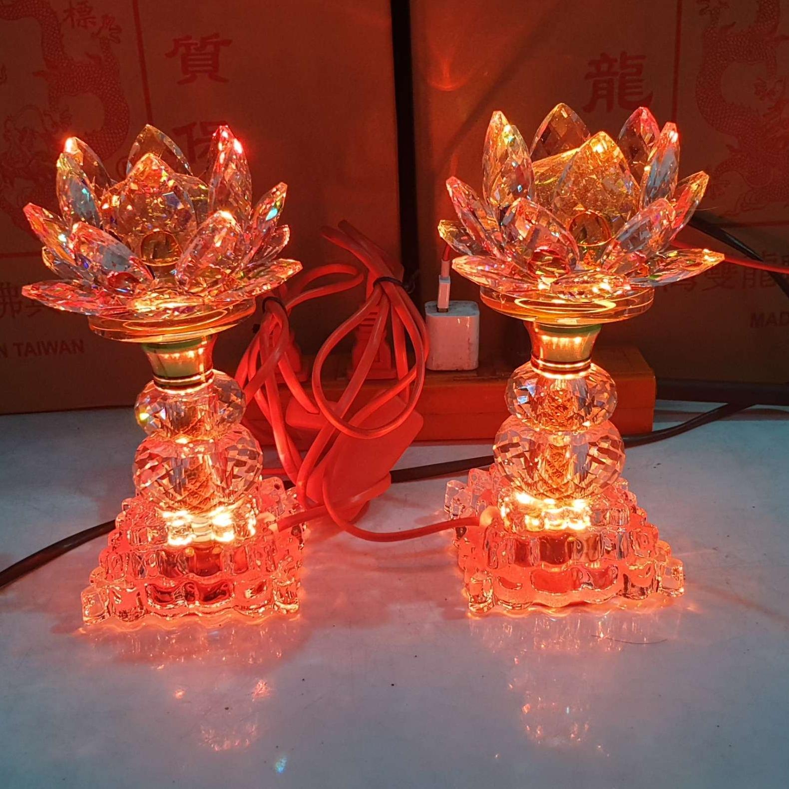 Cặp đèn thờ đá pha lê cao cấp tự động đổi màu cao 17 cm