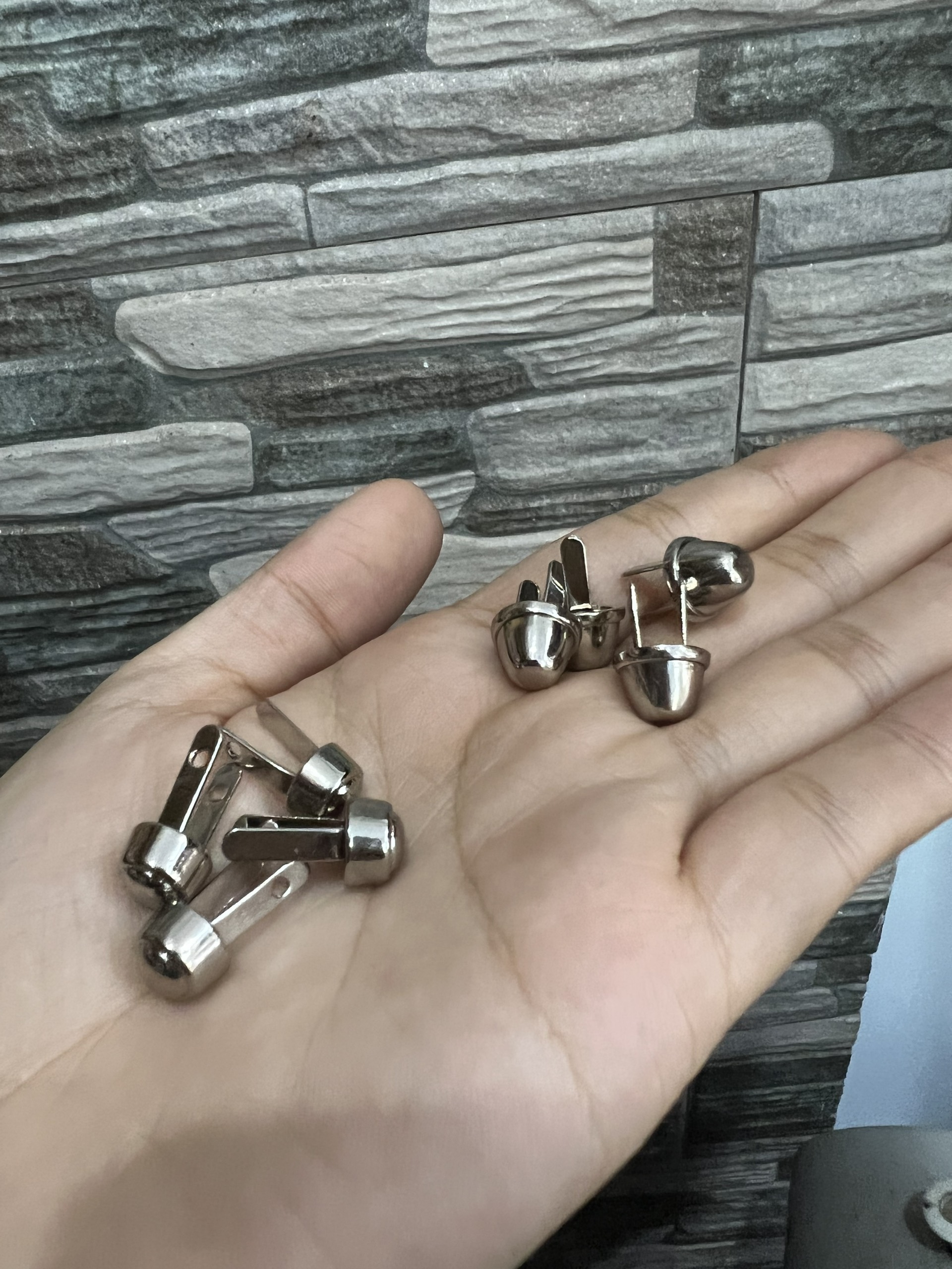 Đế đúc chân ghim gắn túi xách(15k/bộ)