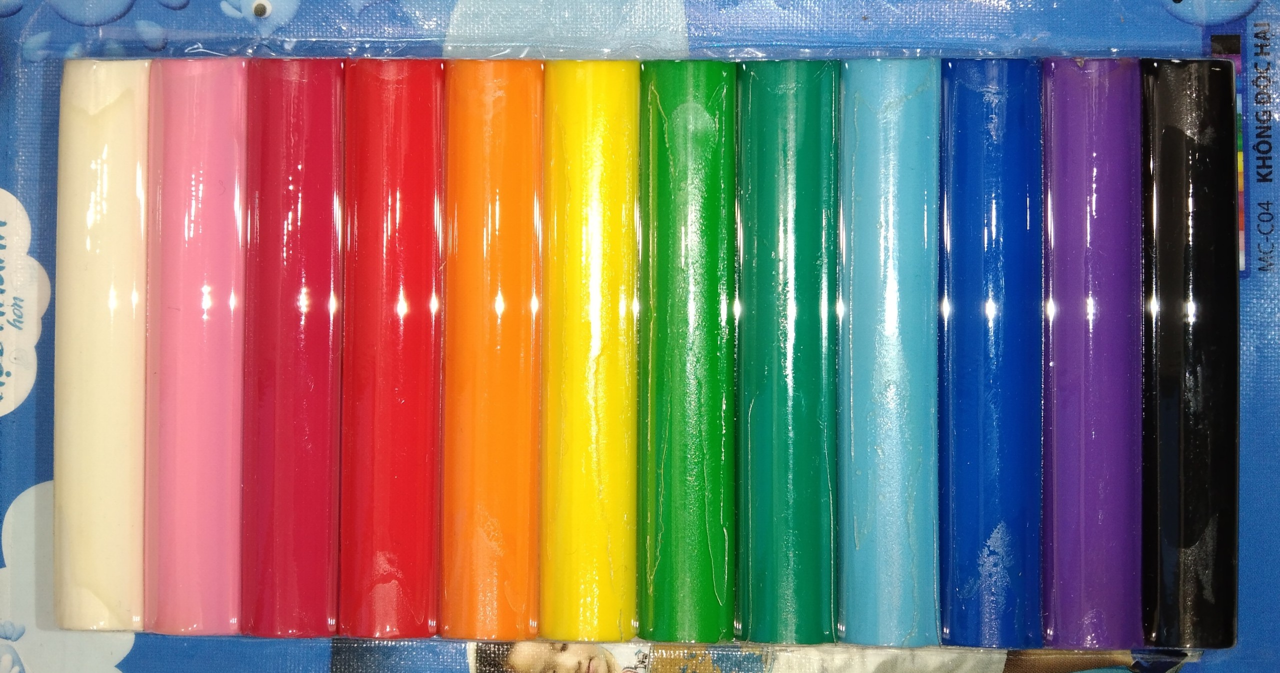 Bộ sáp nặn colokit 8 màu và 12 màu