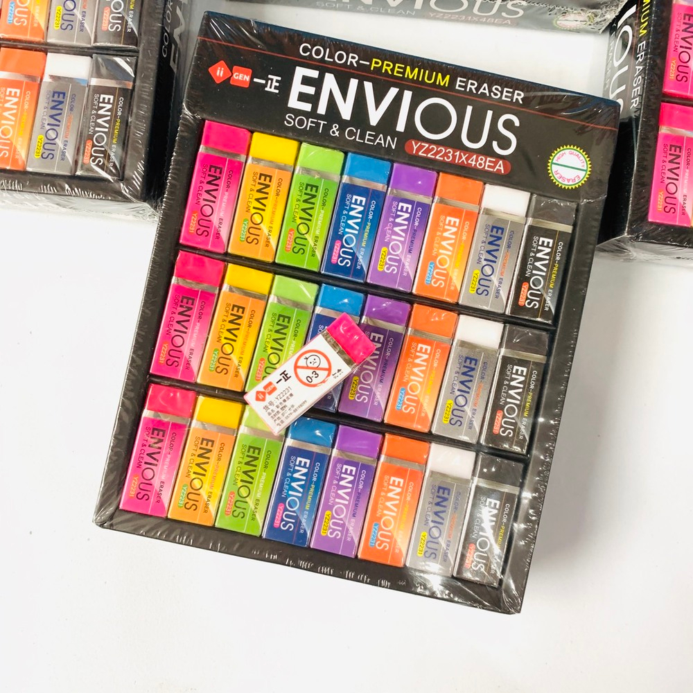 1 viên gôm tẩy dẻo envious