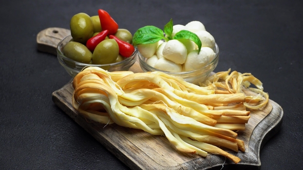 Phô mai dây hun khói Solse 100gr (Phô mai sợi xông khói) - Smoked string cheese