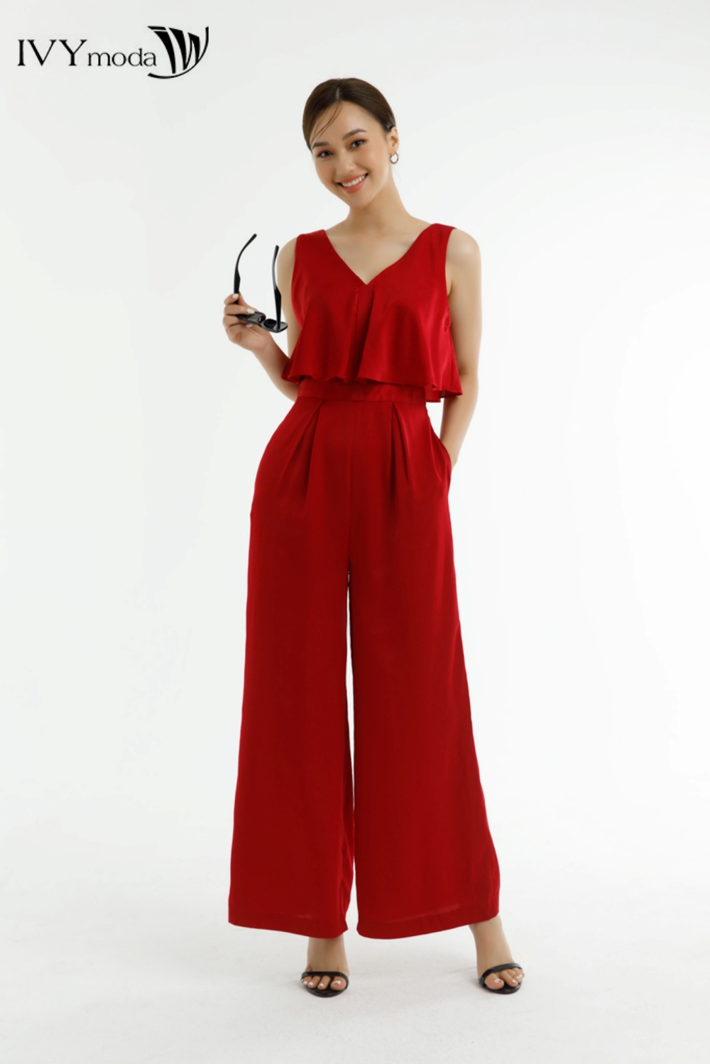 Jumpsuit lụa ống rộng IVY moda MS 18M7431