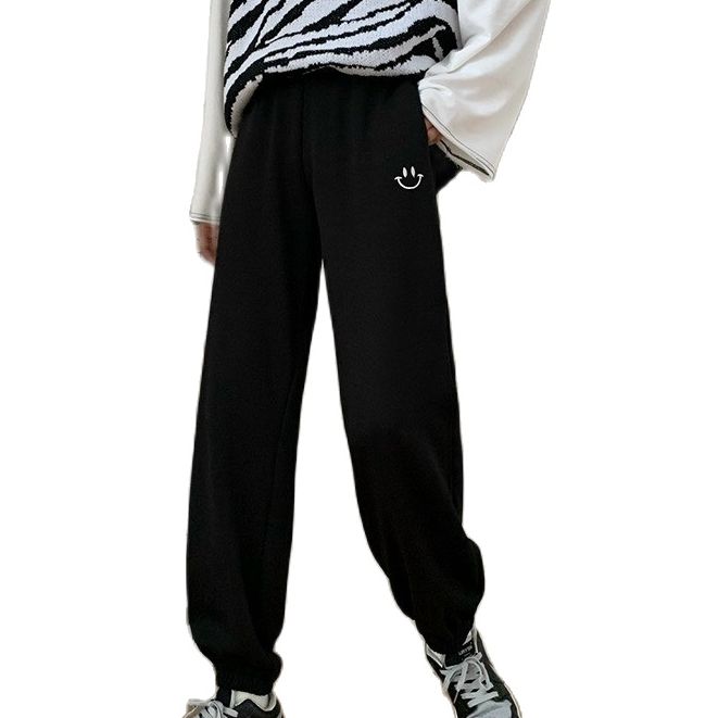 [ GIÁ SẬP SÀN ] Quần Jogger thêu hình mặt cười NQ045 Dáng Rộng Bo Gấu Nam Nữ Đen Xám Trắng Unisex S0