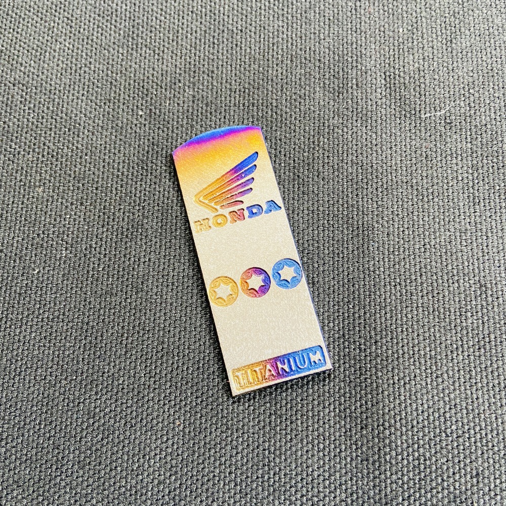 [HCM][CÁI GÌ CŨNG CÓ THỂ] TEM TITAN DÁN TRANG TRÍ CHÌA KHÓA THÔNG MINH CHO XE MÁY (TITAN THẬT 100%)