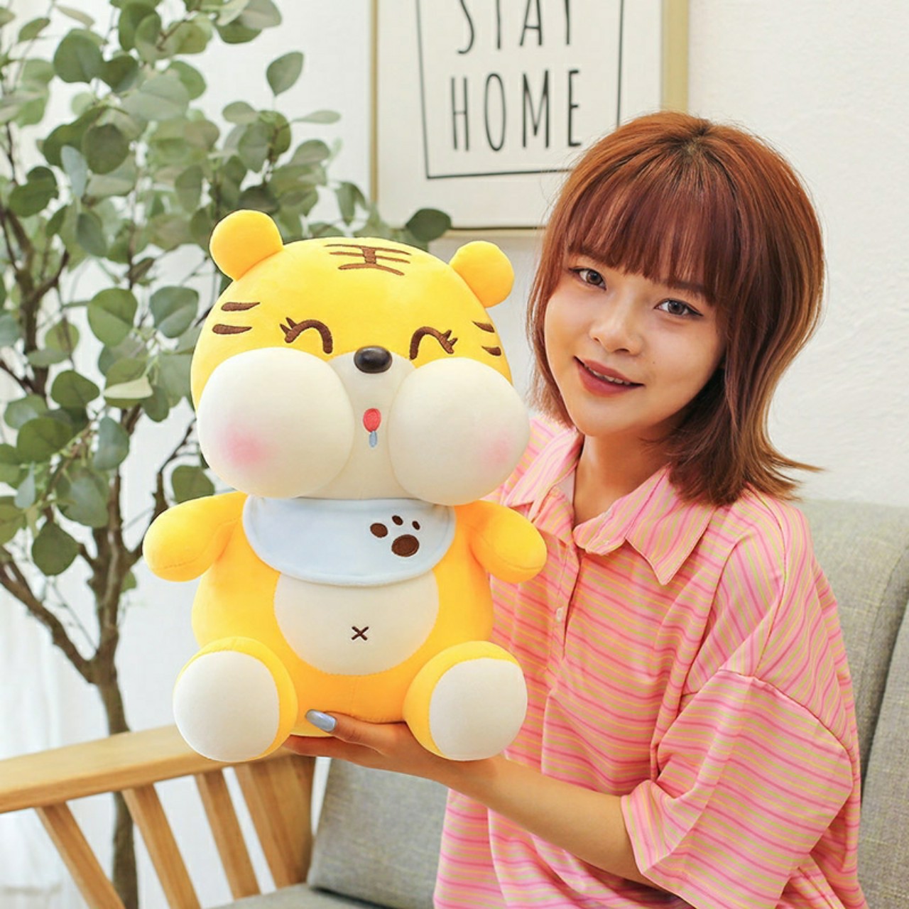 Gấu Bông hổ mặc yếm xinh xắn -