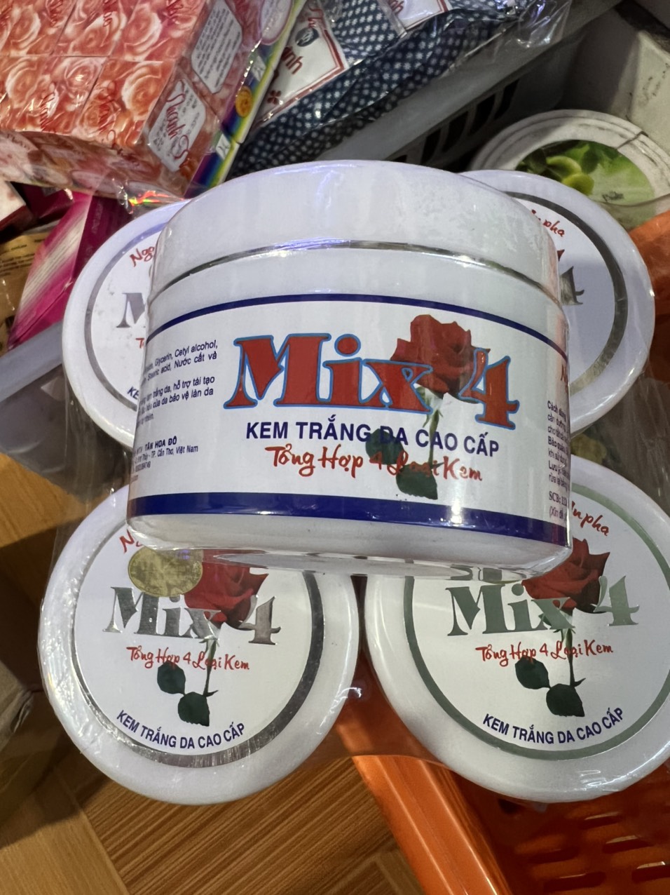 Kem Mix 4 bông hồng Hoàng Gia hộp 60gram