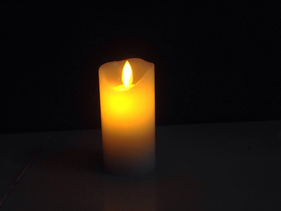 Nến điện tử trang trí đèn Led hiệu ứng bập bùng
