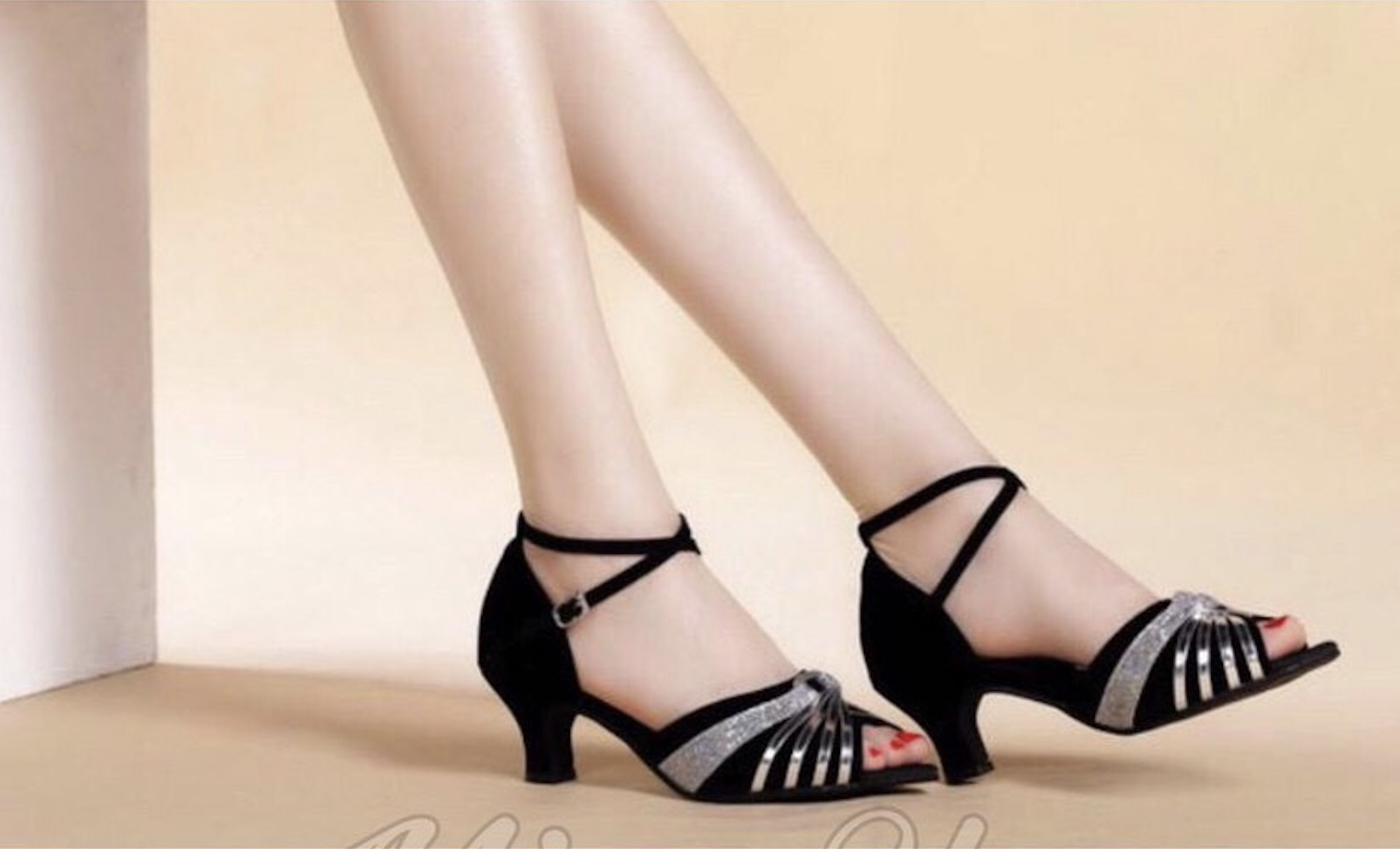 Giày khiêu vũ hở mũi màu đen bạc