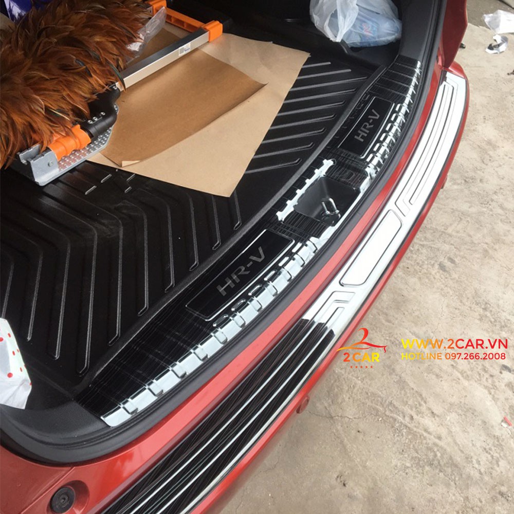 Ốp bậc cốp, chống trầy cốp trong, ngoài xe Honda HRV 2018- 2019- 2020, 2021, 2022, 2023 chất liệu Titan