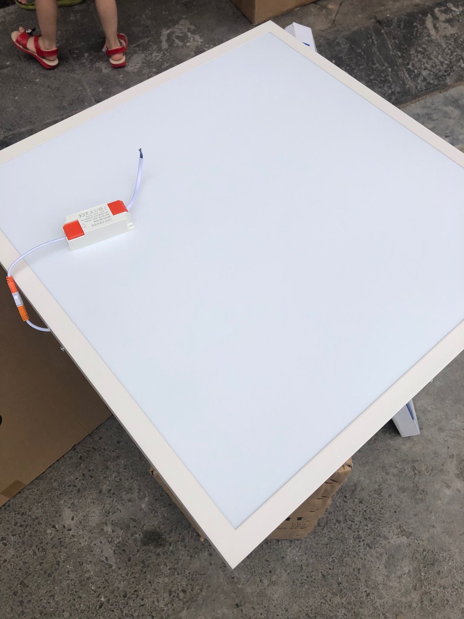 Đèn led panel 600×600 48w ốp trần nổi ốp trần thạch cao