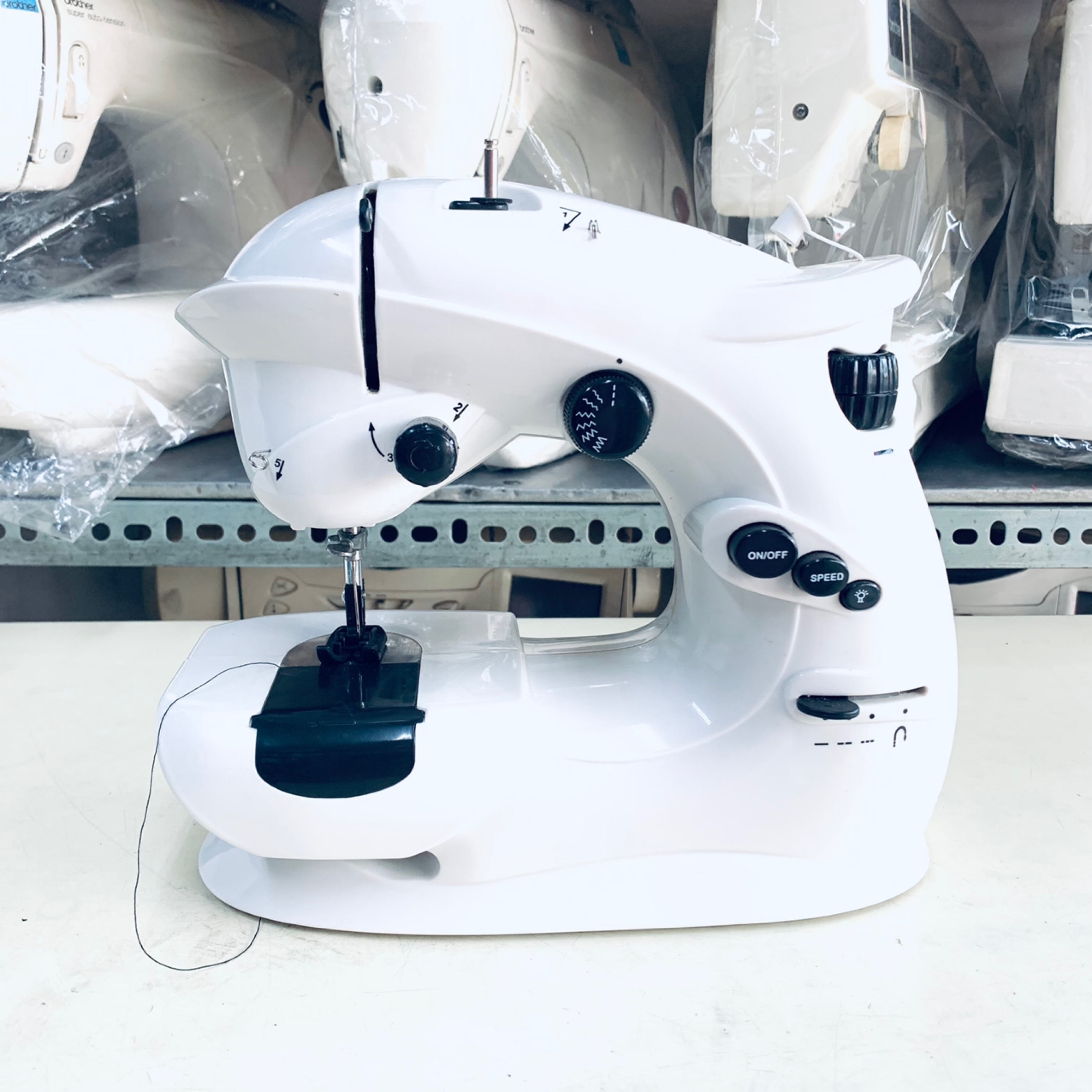 MÁY MAY MINI MINI TIỆN LỢI - DỄ SỬ DỤNG - TẬP MAY