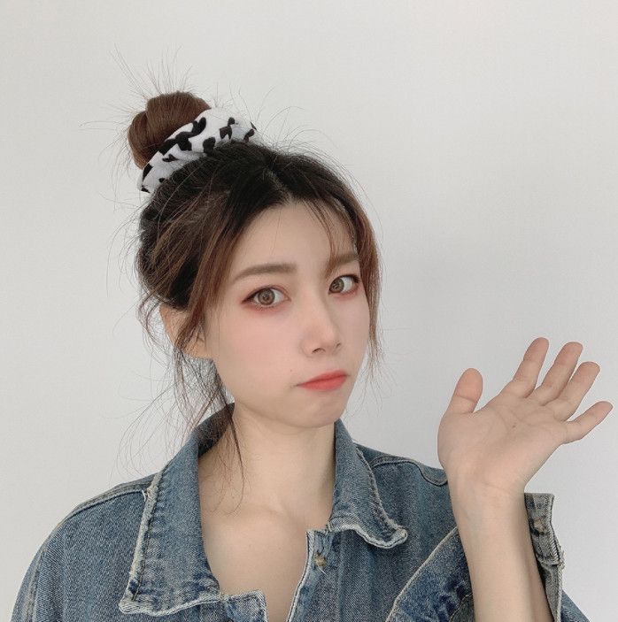 [HCM]Cột Tóc Scrunchies Bò Sữa Lông Nhung Hot Trend