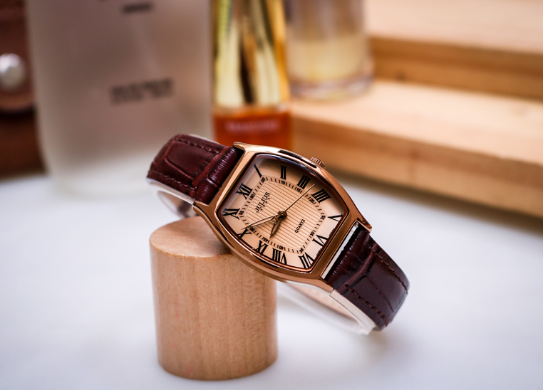 Đồng hồ nữ dây da Julius mặt Oval Ja-703