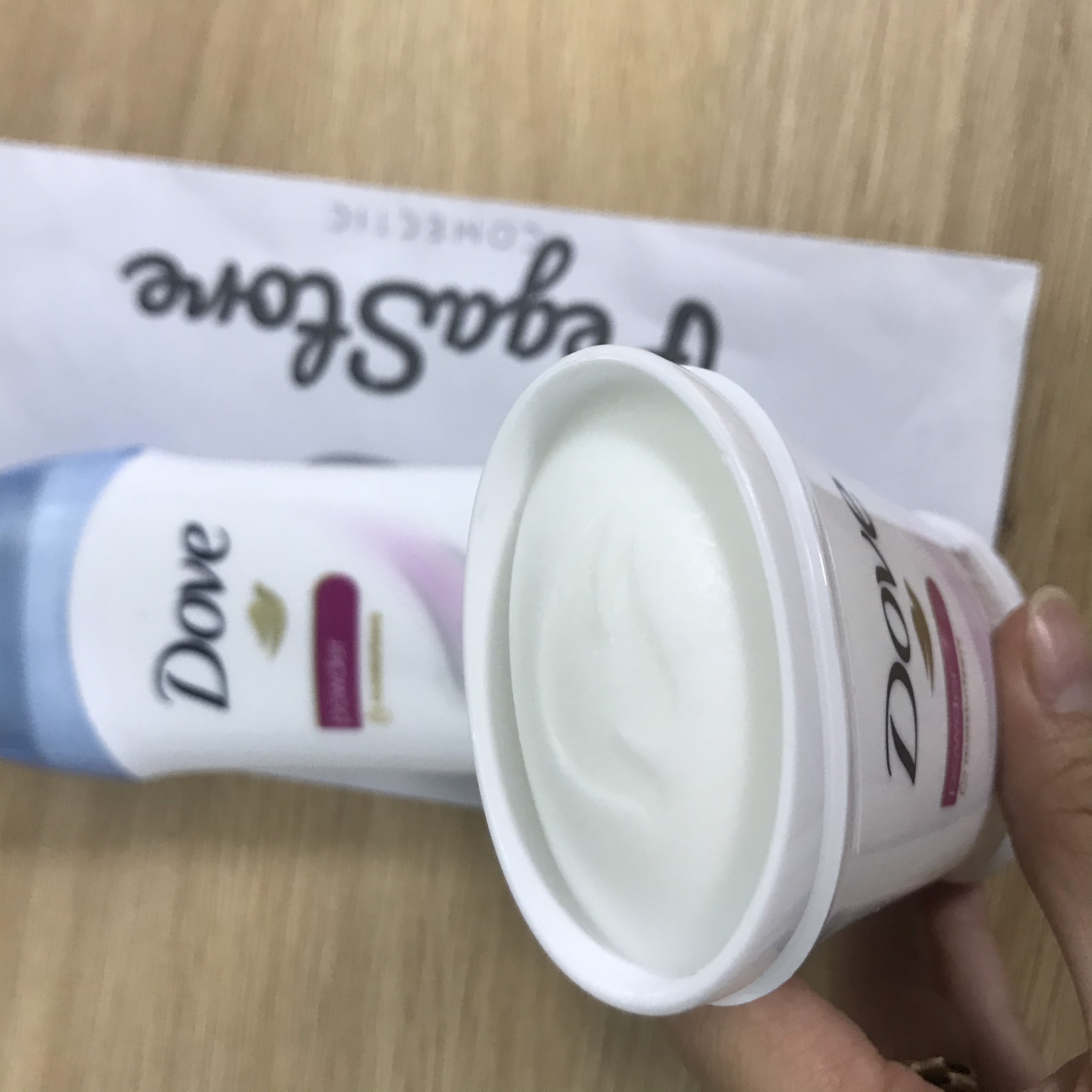 Lăn khử mùi nữ DOVE  24H Invisible Solid 74g / lăn nách nữ - Pegastore