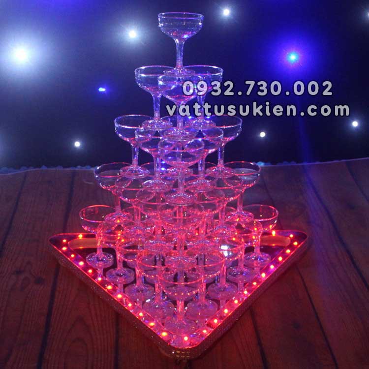 Ly xếp tháp ly đám cưới - vattusukien.Com