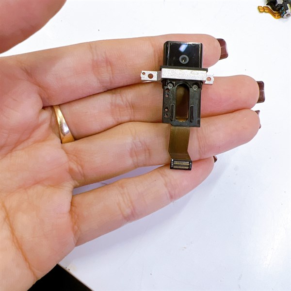 Camera trước Vsmart Active 3 full màu hàng như hình,